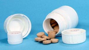 plasticprogress containers for moisture sensitive capsules and tablets 370